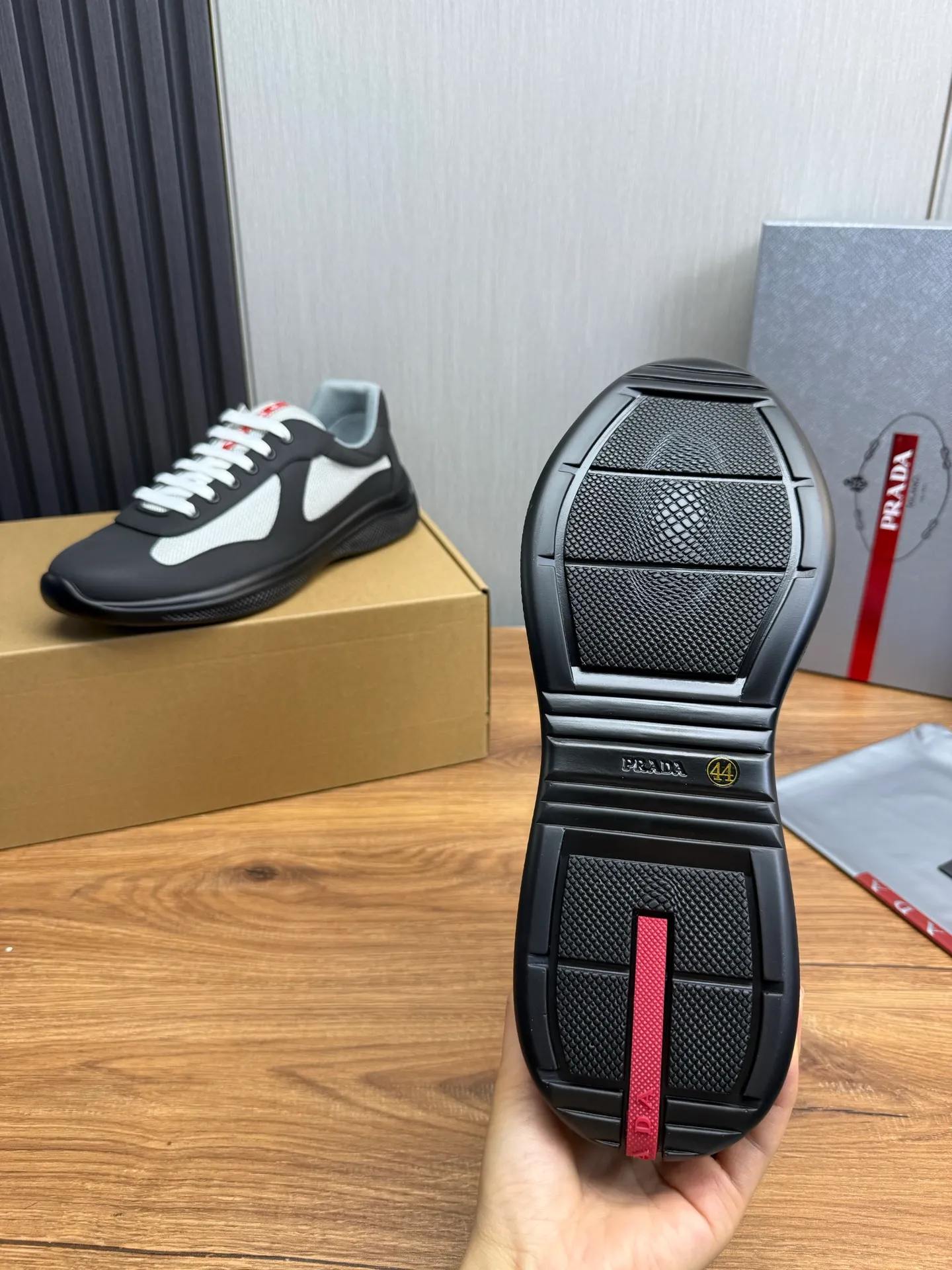 Men's shoes 640💰 [PRADA] Hot selling items🔥Must be recommended every day~~ Official website synchronized, 1:1 high quality shipments✔️ Imported cowhide fabric, rubber material + cowhide lining, original bottom, high-end airplane box packaging🎁 38-45 (38.45 custom-made, non-returnable)